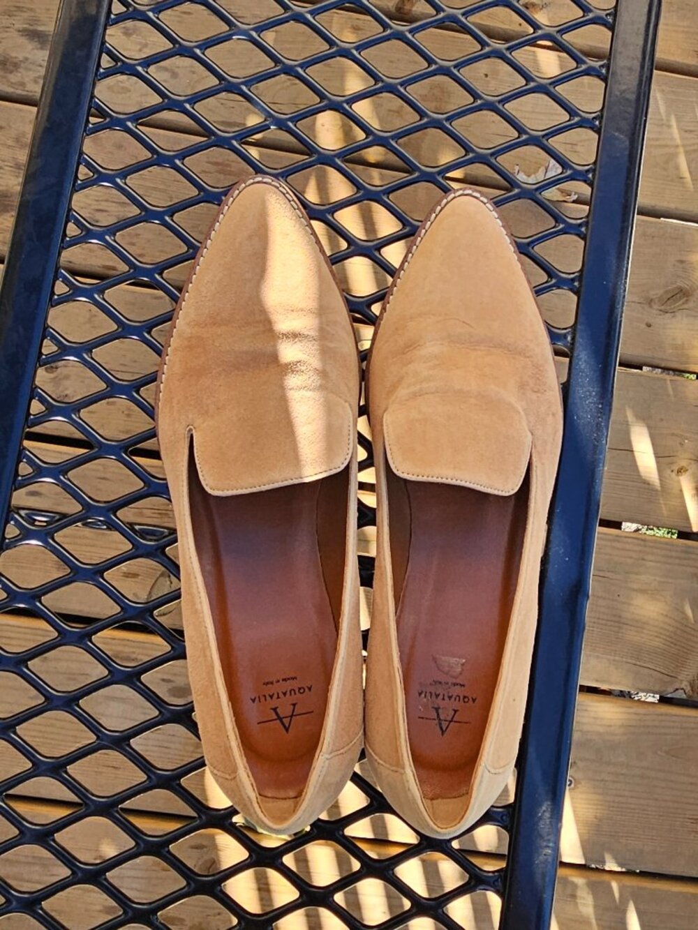 Aquatalia Golda loafers. Color: tan